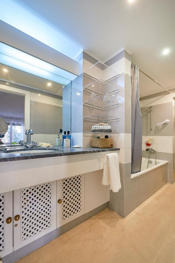 Modern Apartment With Swiming Pool & Garage - Lisbona Esterno foto